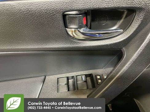 Used 2017 Toyota Corolla SE image 26