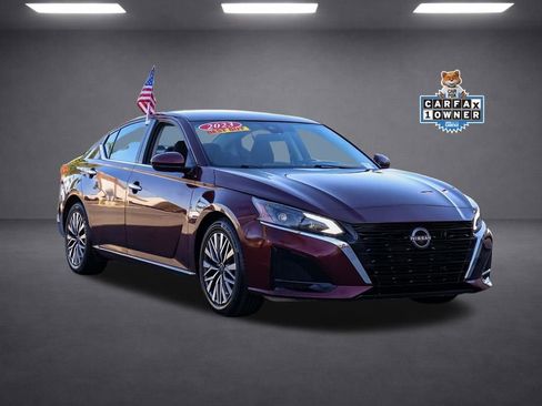 Used 2023 Nissan Altima 2.5 SV image 2