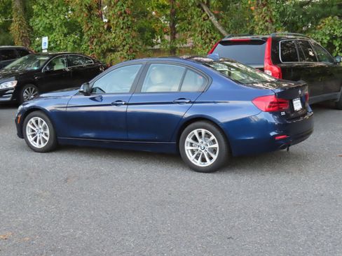 Used 2017 BMW 320i xDrive Sedan image 3