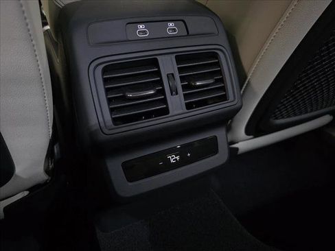 New 2025 Audi Q5 Premium image 17