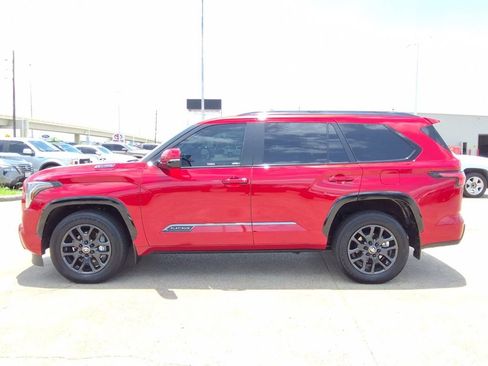 Certified 2025 Toyota Sequoia Platinum AWD/4WD image 3