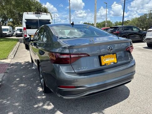 Used 2024 Volkswagen Jetta SE FWD image 6
