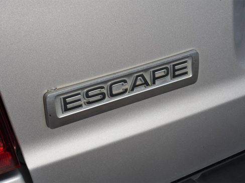 Used 2011 Ford Escape XLS w/ 101A Rapid Spec Order Code image 18