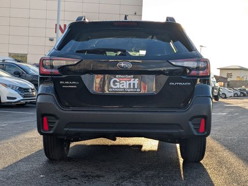 Used 2022 Subaru Outback Premium image 7