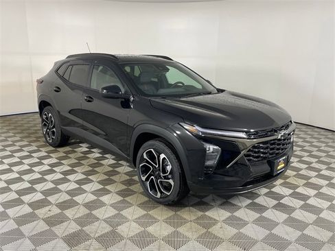 New 2026 Chevrolet Trax RS w/ Sunroof Package image 23