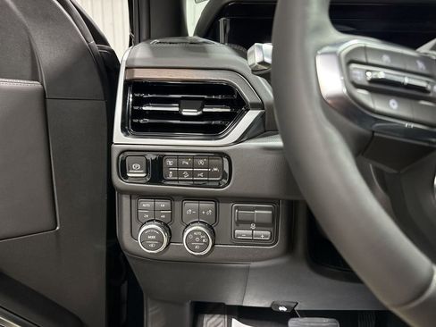 New 2026 GMC Yukon Denali w/ Sun & Power Step Package image 18