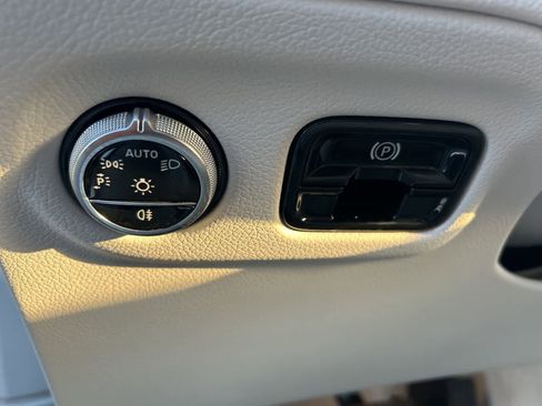 Used 2024 Mercedes-Benz EQE 350+ SUV image 31