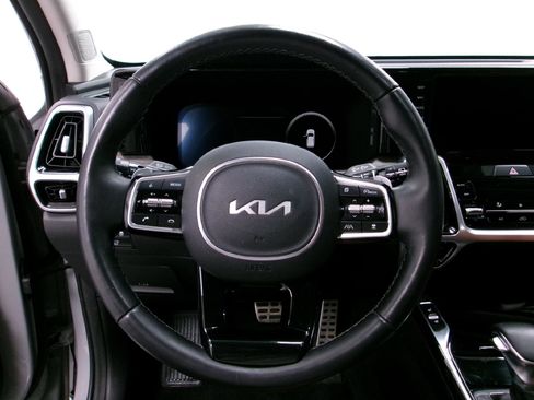 Used 2022 Kia Sorento SX Prestige w/ Rust Color Package image 8