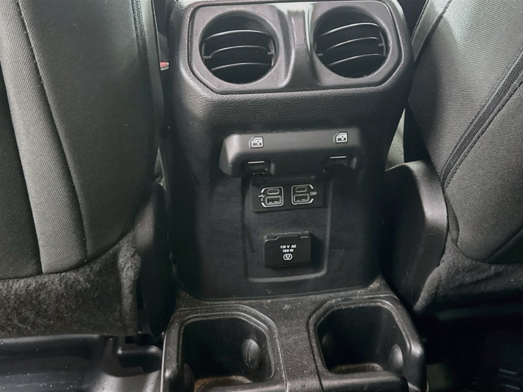 Used 2020 Jeep Wrangler Unlimited Sahara AWD/4WD image 24