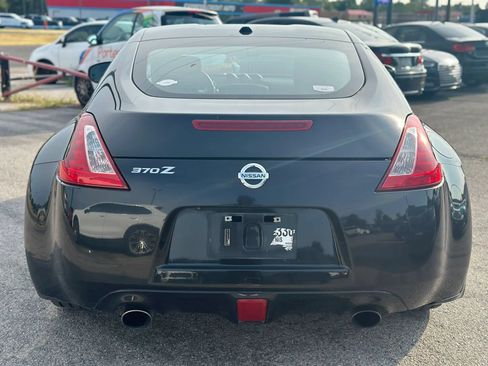 Used 2018 Nissan 370Z Touring RWD image 6