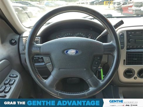 Used 2003 Ford Explorer XLT image 22