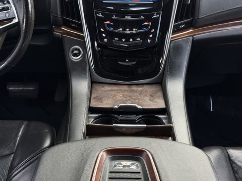 Used 2018 Cadillac Escalade ESV 2WD image 22