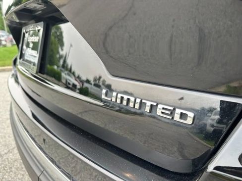 Used 2023 Jeep Grand Cherokee Limited AWD/4WD image 12
