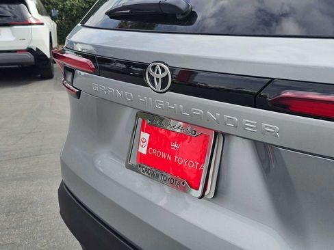 Certified 2026 Toyota Grand Highlander FWD image 14