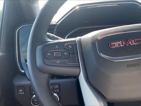 Used 2025 GMC Sierra 2500 SLE AWD/4WD image 12