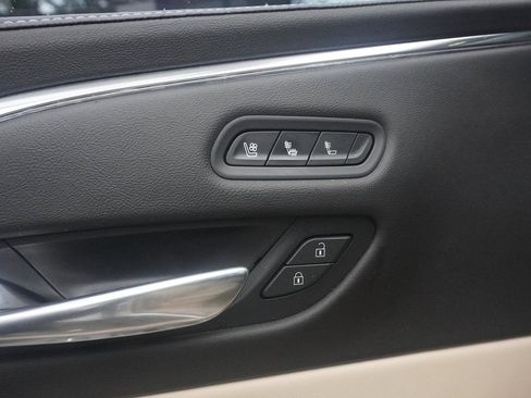 Used 2021 Cadillac Escalade ESV Premium Luxury image 41