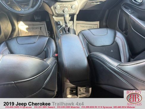 Used 2019 Jeep Cherokee Trailhawk w/ Cold Weather Group AWD/4WD image 20