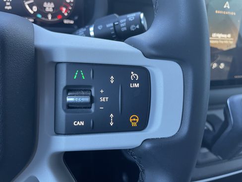 Certified 2025 Land Rover Defender 110 S AWD/4WD image 22