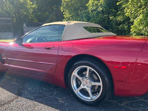 Used 2001 Chevrolet Corvette Convertible w/ Preferred Equipment Group2 RWD image 13