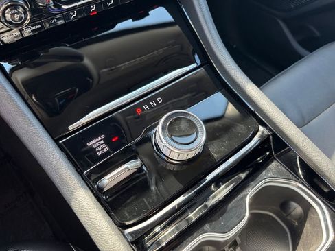 Used 2023 Jeep Grand Cherokee Limited w/ Black Appearance Package image 21