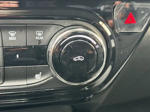 Used 2025 Chevrolet Trax LT w/ Driver Confidence Package image 30