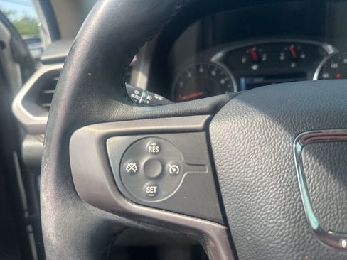 Used 2017 GMC Acadia SLT AWD/4WD image 8