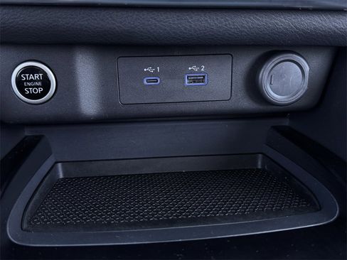 Used 2023 Nissan Rogue SV w/ SV Premium B Package image 21