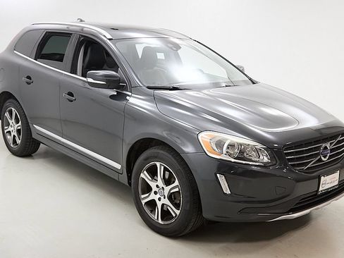 Used 2015 Volvo XC60 T6 w/ Proximity Package AWD/4WD image 4