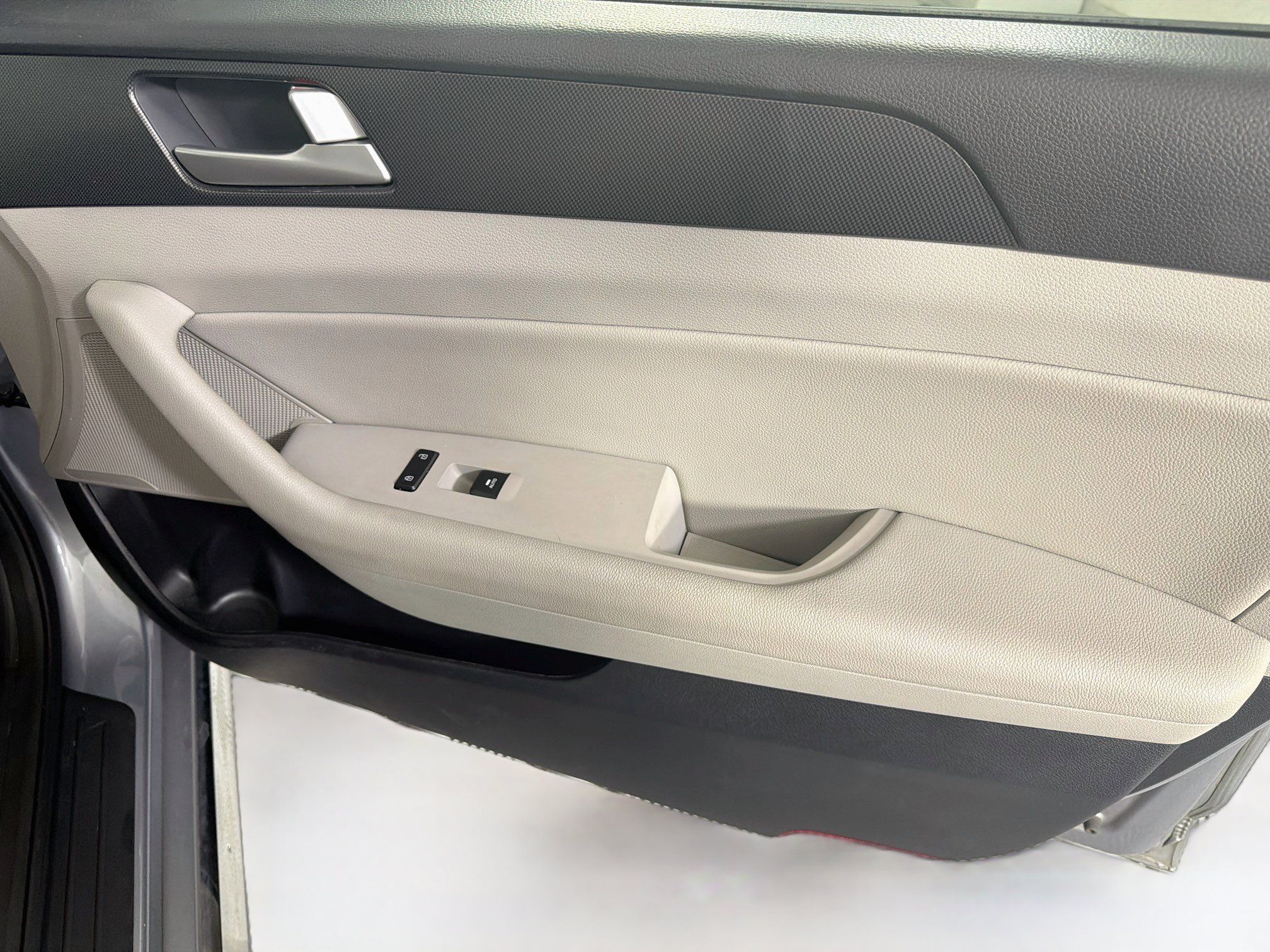 Used 2016 Hyundai Sonata Sport w/ Option Group 02 FWD image 29