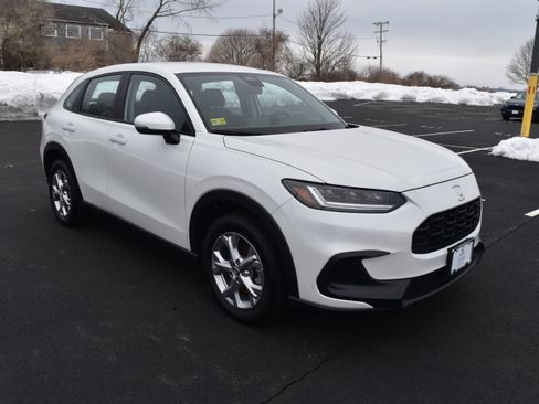 Certified 2024 Honda HR-V LX image 2