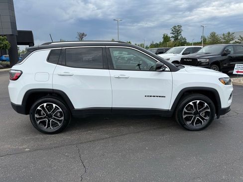 Certified 2022 Jeep Compass Limited w/ Sun and Sound Group AWD/4WD image 2