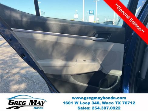 Used 2019 Hyundai Elantra SE image 15