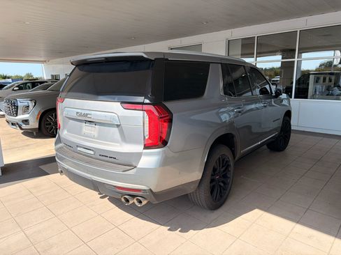 Used 2023 GMC Yukon Denali w/ Advanced Technology Package AWD/4WD image 3