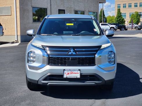 Used 2025 Mitsubishi Outlander ES AWD/4WD image 8