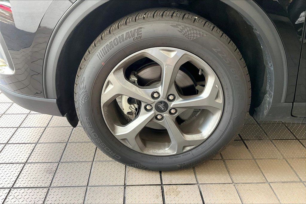 Used 2025 Ford Escape ST-Line Select AWD/4WD image 29