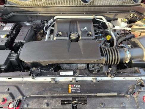 Used 2024 Chevrolet Colorado Z71 w/ Z71 Convenience Package 2 image 21