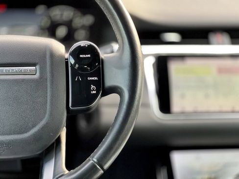 Used 2020 Land Rover Range Rover Evoque SE image 35