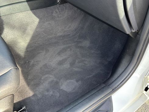 Used 2017 BMW 320i Sedan w/ Driver Assistance Package image 40