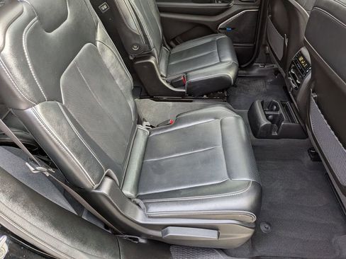 Certified 2023 Jeep Grand Cherokee L Overland image 32