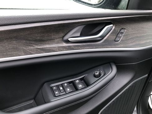 New 2026 Jeep Grand Cherokee Limited AWD/4WD image 21