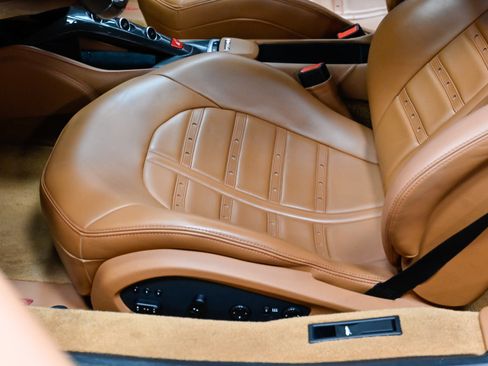 Used 2018 Ferrari 488 GTB RWD image 25