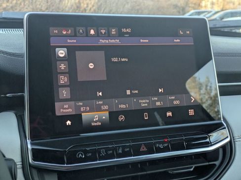 New 2026 Jeep Compass Limited image 19