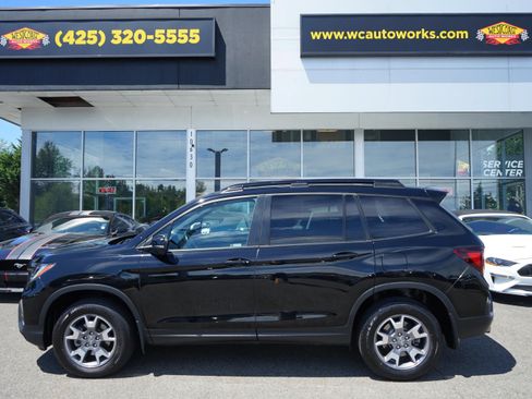 Used 2022 Honda Passport TrailSport image 2