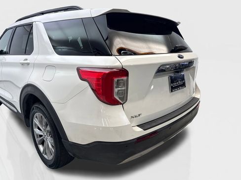 Used 2022 Ford Explorer XLT w/ Equipment Group 202A AWD/4WD image 19