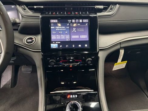 New 2025 Jeep Grand Cherokee Altitude AWD/4WD image 5