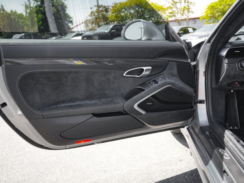 Used 2018 Porsche 911 GT3 w/ Sport Chrono Package image 16