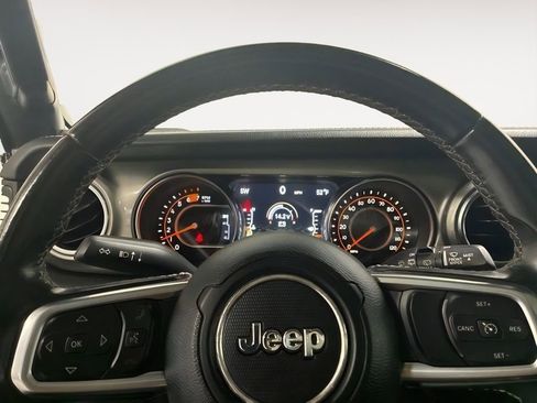 Used 2021 Jeep Wrangler Unlimited Sahara image 21