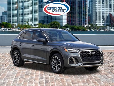 Used 2023 Audi Q5 2.0T Premium w/ Convenience Package image 9