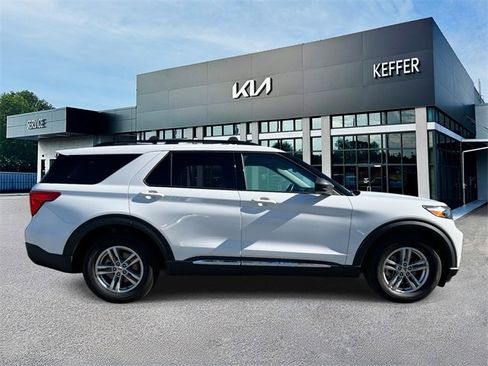 Used 2022 Ford Explorer XLT image 9