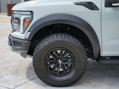 Used 2024 Ford F150 Raptor AWD/4WD image 9